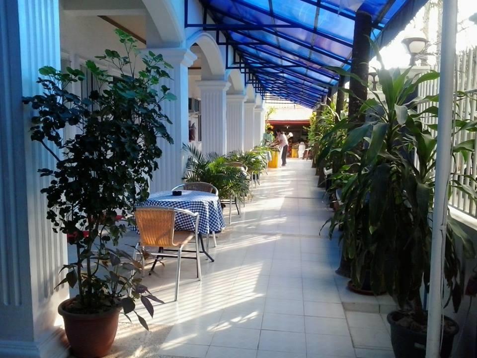Island Inn Balabag  Buitenkant foto